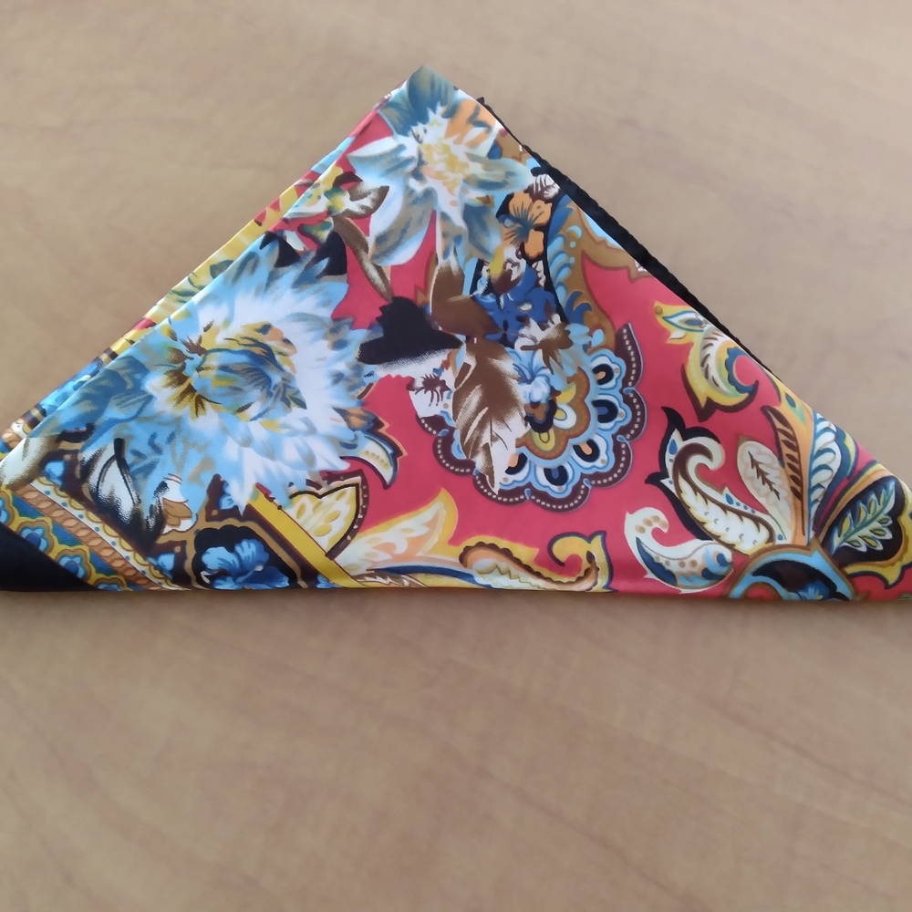 Elegant Floral Paisley Scarf - Picture 2 of 5